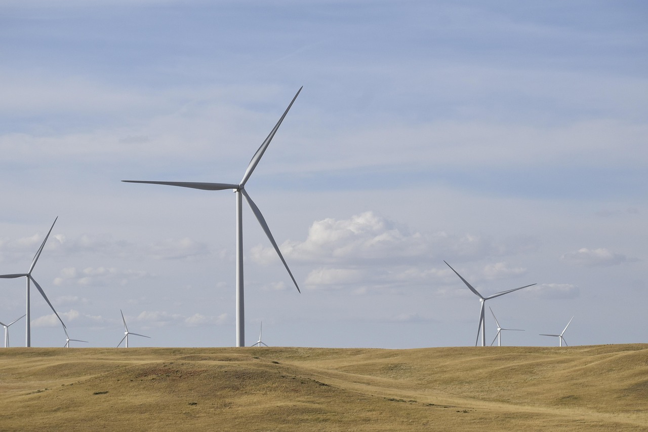 energieeffiziente renovierung: nachhaltige l&ouml;sungen zur verbesserung ihres geb&auml;udes, senkung der energiekosten und schutz der umwelt.